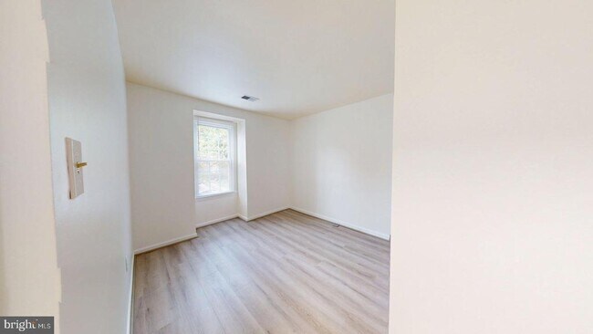 Building Photo - 4477 Holly Ave