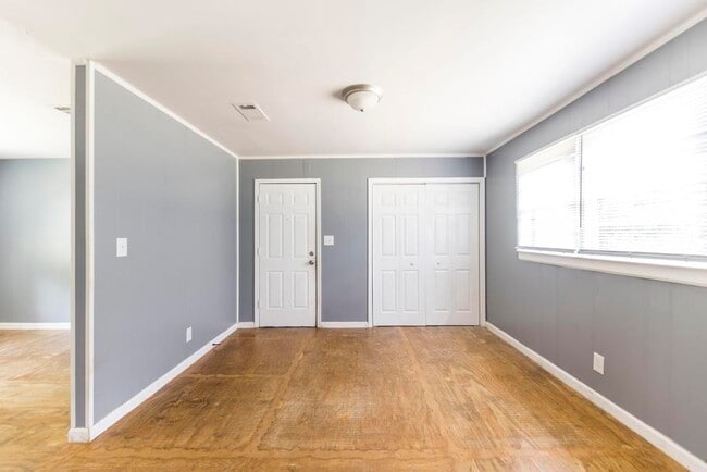 Building Photo - 1032 Taylors Mill Rd