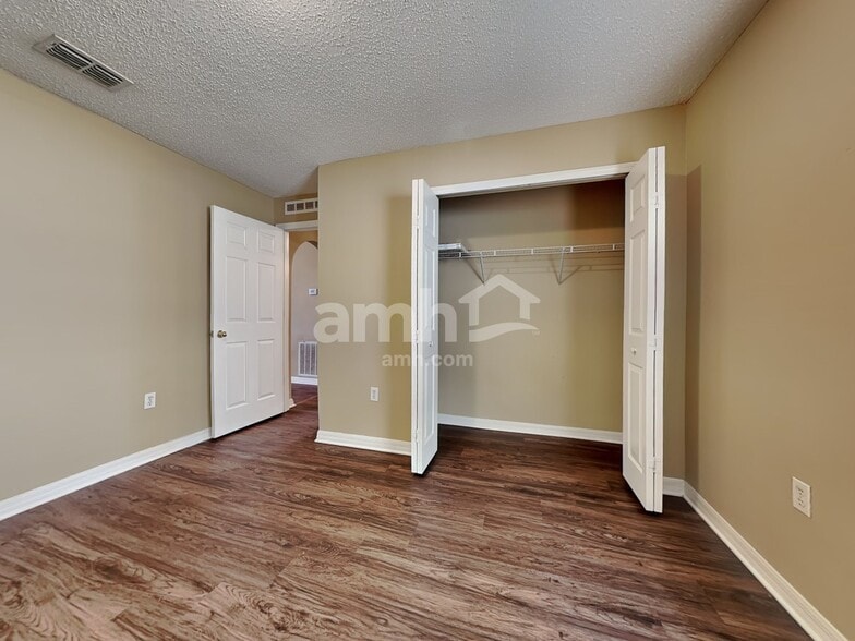 Building Photo - 6679 Gentle Oaks Dr W