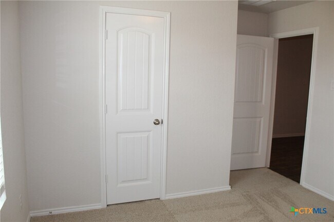 Building Photo - 841 Margay Lp
