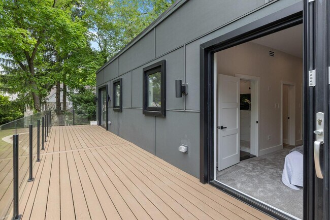 Building Photo - 354 Winding Wy
