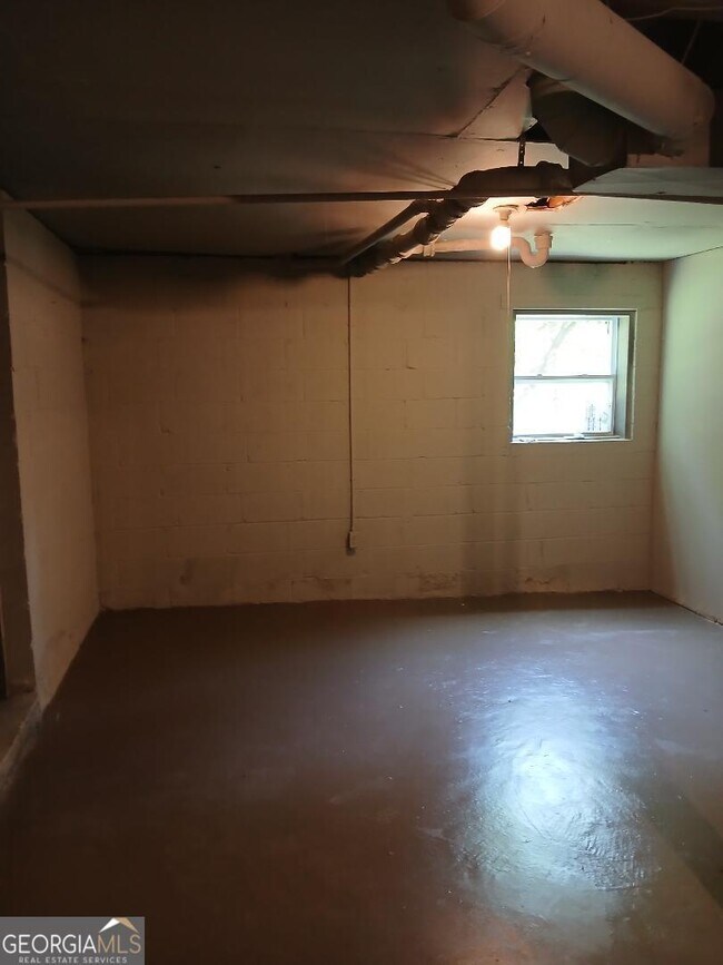 Building Photo - 2019 Claude St NW