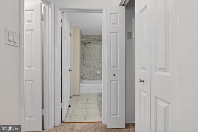 Building Photo - 7753 Inversham Dr