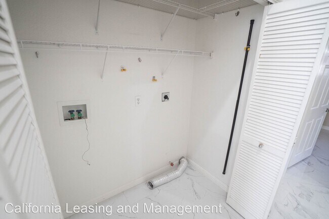 Building Photo - 4 br, 2 bath House - 25840 Webster Place