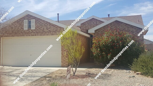 Building Photo - Ventana Ranch - 3 bedroom, 2 bath home near parks