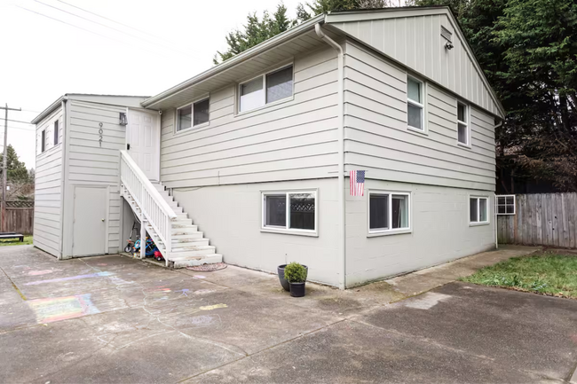 Building Photo - 9021 8th Ave S