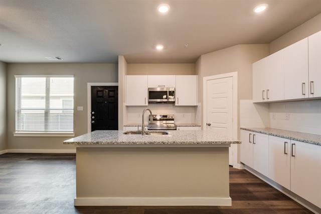 Building Photo - 635 Harvest Moon Dr