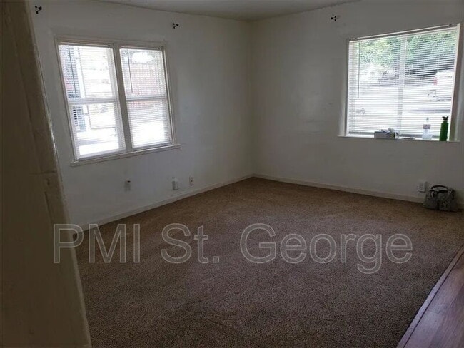 Building Photo - 418 S 100 E