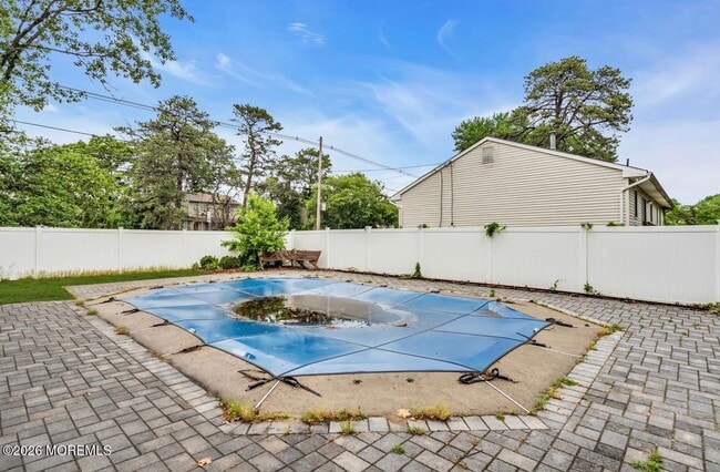 Building Photo - 1112 Larchmont St