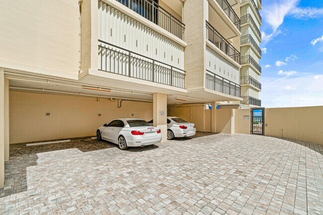 Building Photo - 3009 S Ocean Blvd