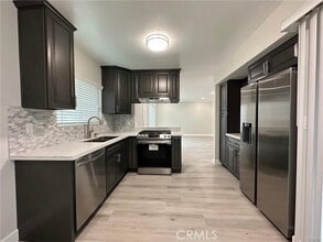 Building Photo - 260 Linda Rosa Ave