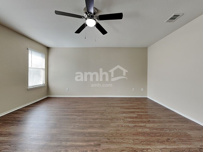 Building Photo - 538 Blue Sage Dr