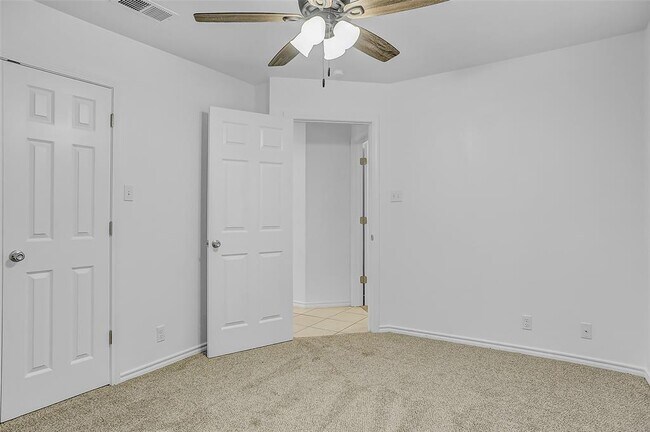 Building Photo - 1022 W Coffin St