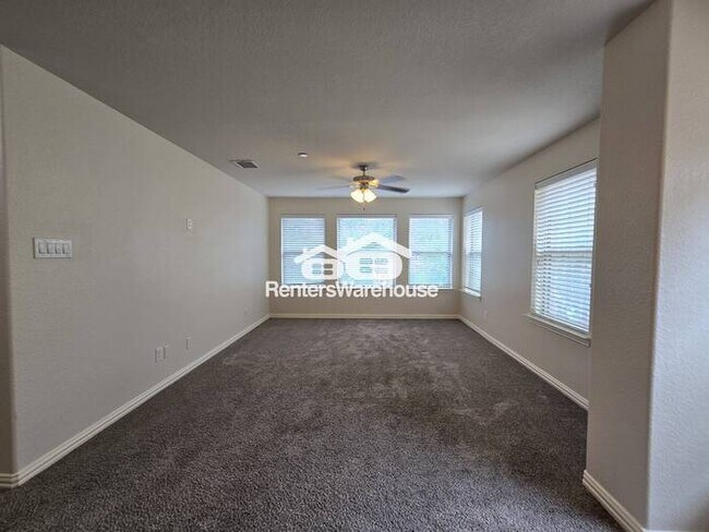 Building Photo - MOVE IN READY - Spacious 2-story townhouse...