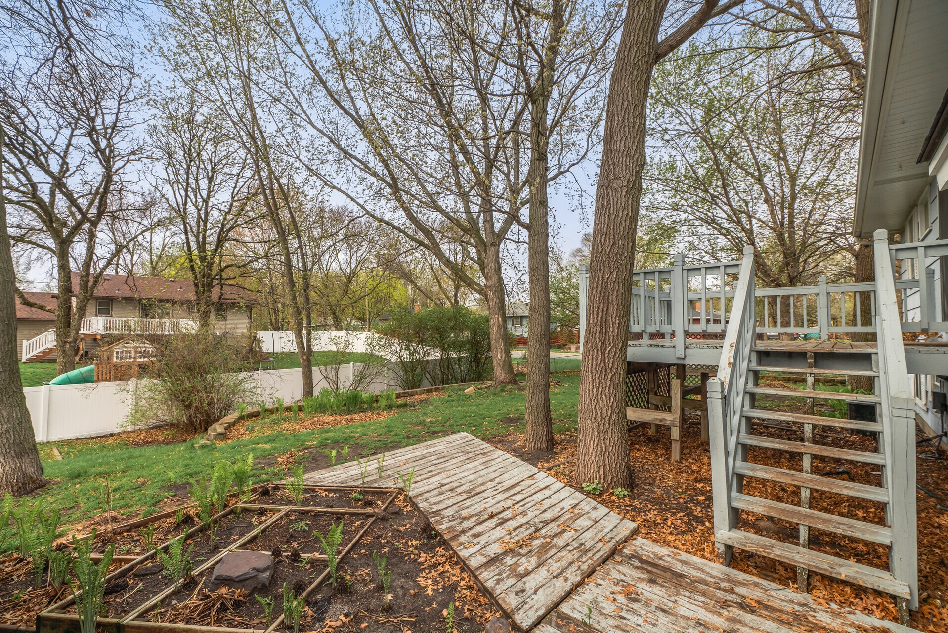 Building Photo - 250 117th Ave NE