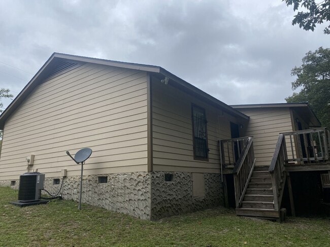 Primary Photo - 921 Odom Dr