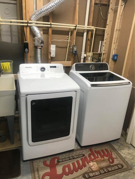 Shared washer and dryer - 2039 Coast Guard Dr