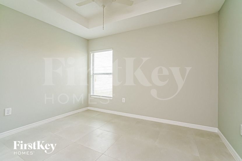 Building Photo - 2838 NW 3rd Pl