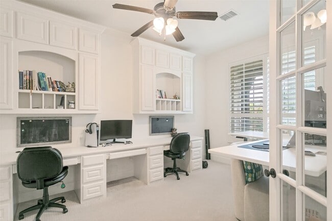 Building Photo - 7721 Shackelford Dr