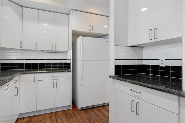 Building Photo - Large Capitol Hill House- Prime Location