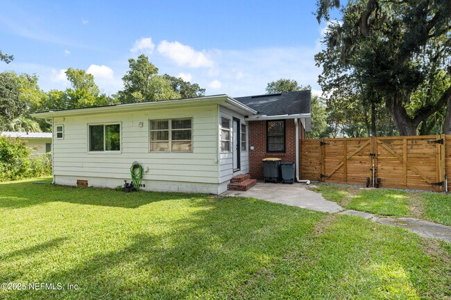 Building Photo - 4078 Spring Park Cir