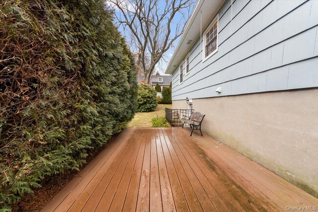 Building Photo - 1736 Central St