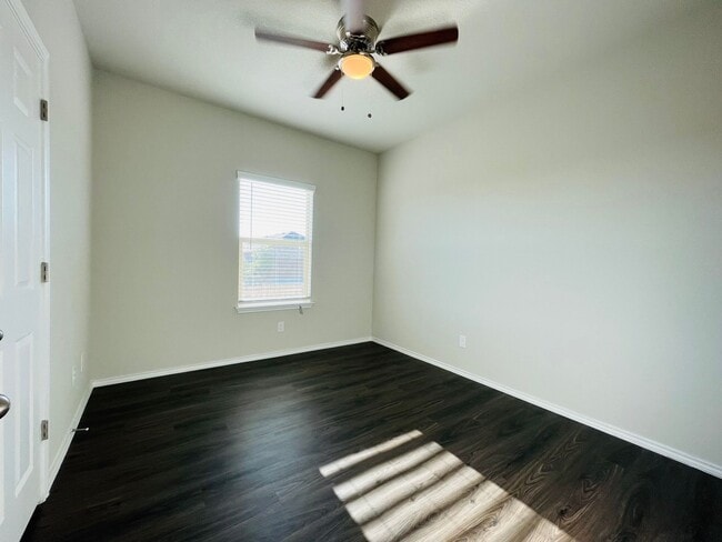 Building Photo - 3/2 in Knox Ridge