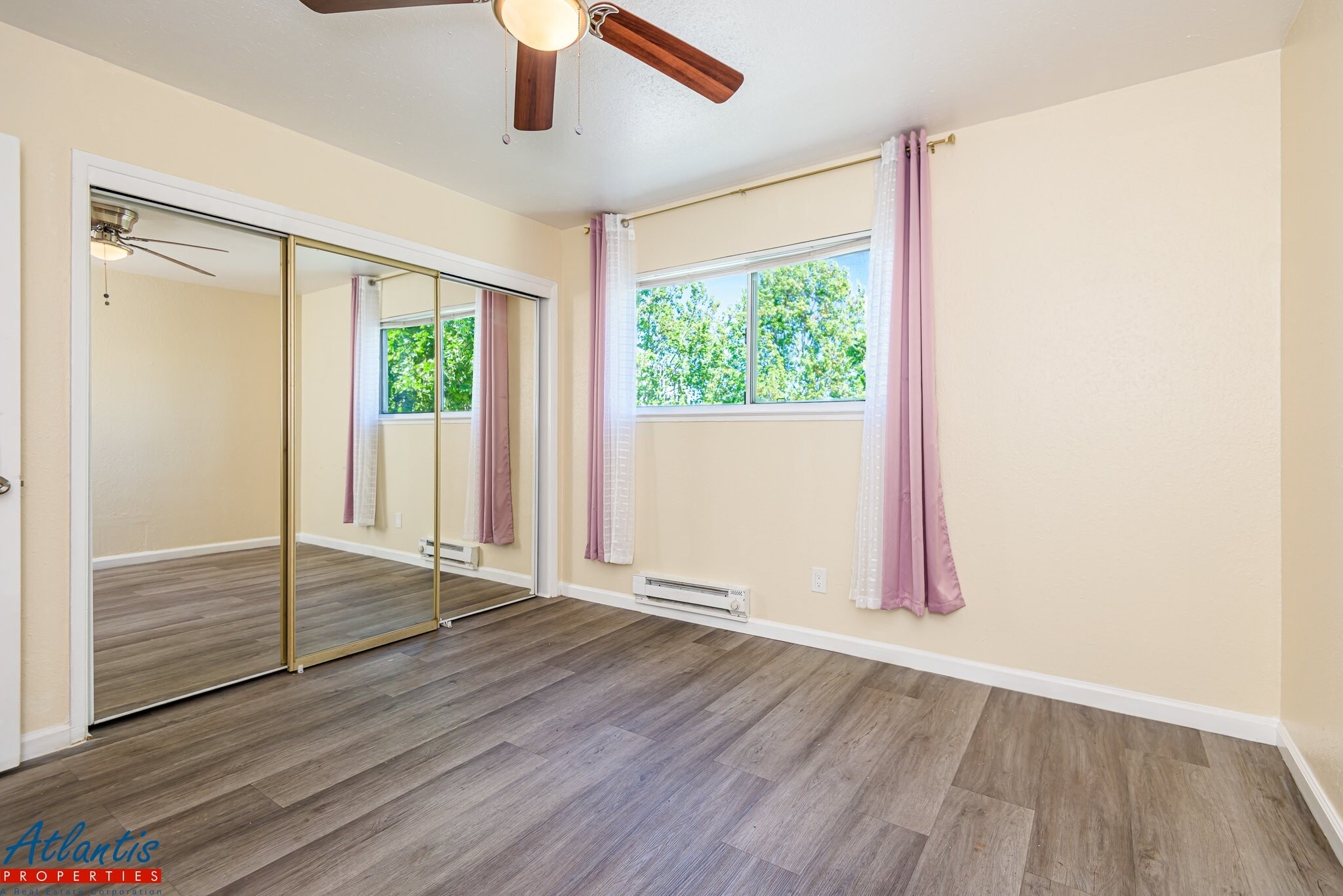 Building Photo - 439 S 4th St