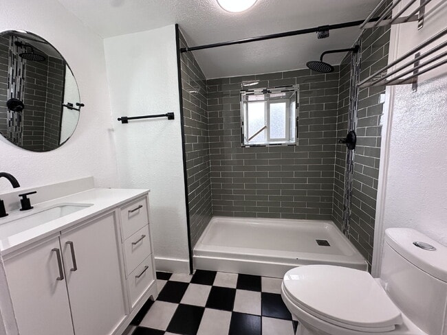 Building Photo - September’s Rent Free!! Charming One-Bedro...