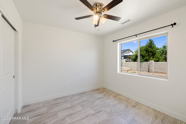 Building Photo - 6201 N Reata Dr