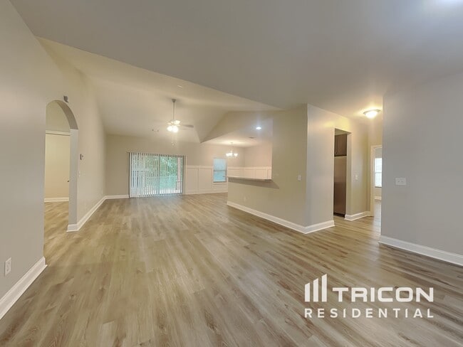 Building Photo - 517 Knollwood