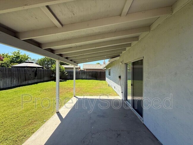 Building Photo - 1462 Snyder St