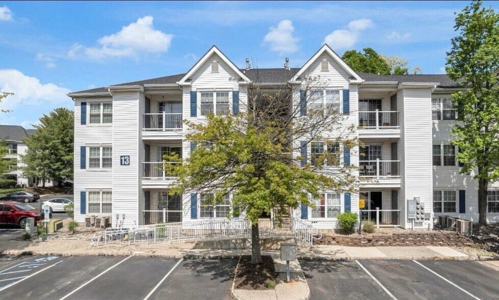 Building Photo - 1312 Waterford Dr