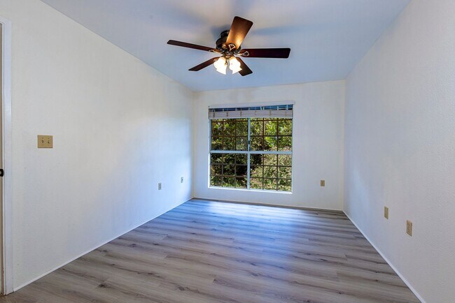 Building Photo - Unfurnished, 2 Bed, 1.5 Bath at Keonekai Villages
