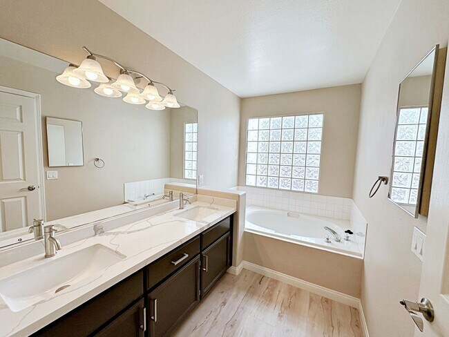 Building Photo - REMODELED 3 BEDROOM HOME IN SOUTH SHORES