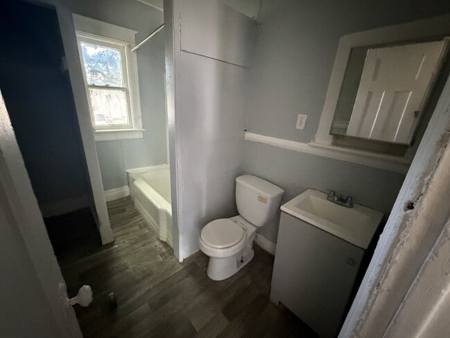 Building Photo - 131 Rauber St