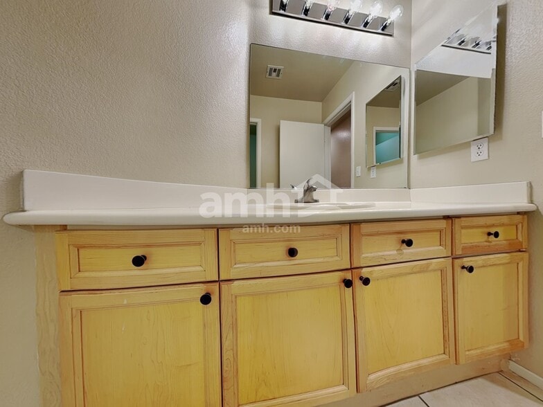 Building Photo - 8340 Spruce Meadows Ave