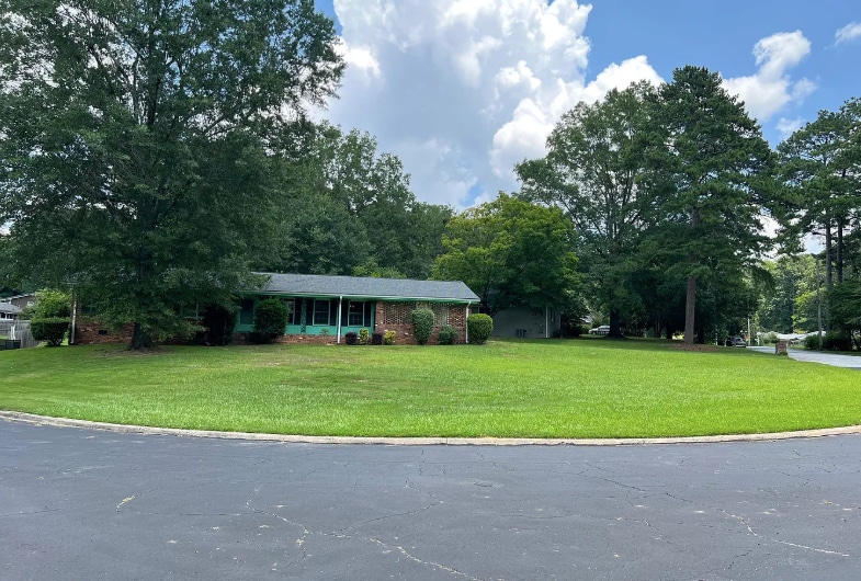 Building Photo - 2935 Heather Dr