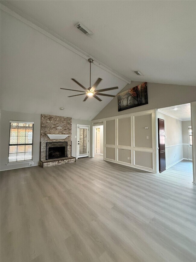 Building Photo - 1042 Cascade Creek Dr