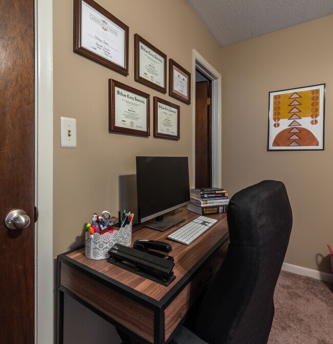 Building Photo - Woodshire Duplexes & Townhomes