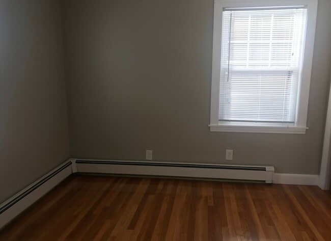 Building Photo - 336 Lagrange St