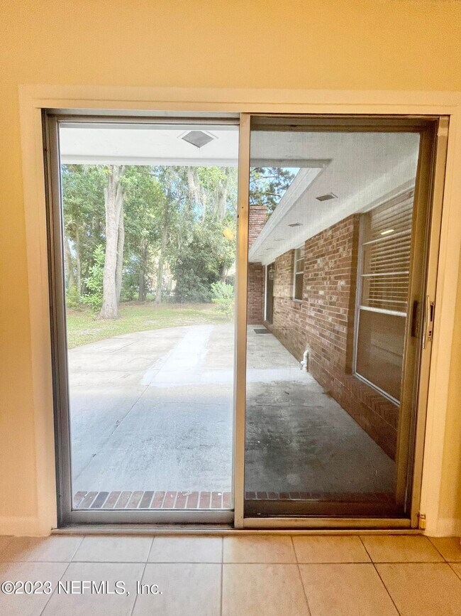 Building Photo - 5391 Golf Course Dr