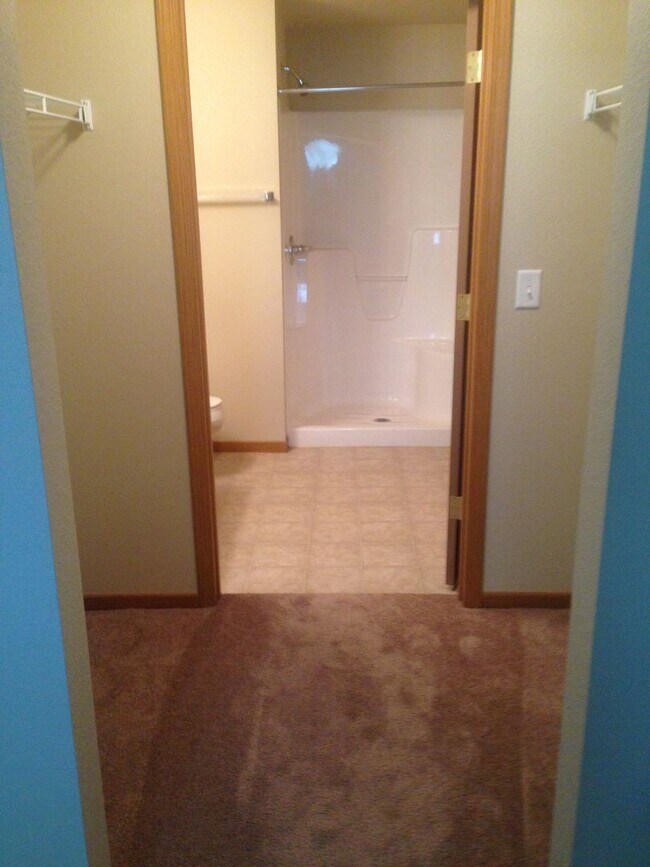 Building Photo - Beat the Spring Rush! Get Your 2 Bedrrom Apartment Secure for April!