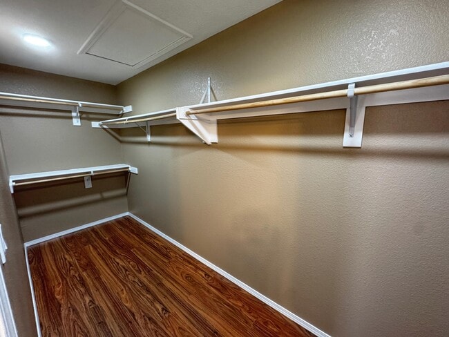 Building Photo - 923 Telstar Loop NW