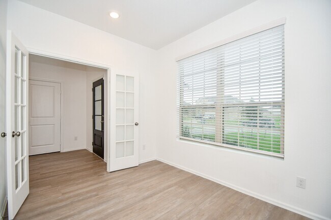 Building Photo - 5240 Pine Pass Dr