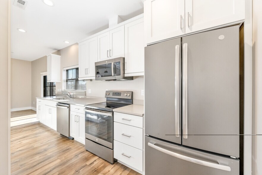 Building Photo - 203 Wallace Cir