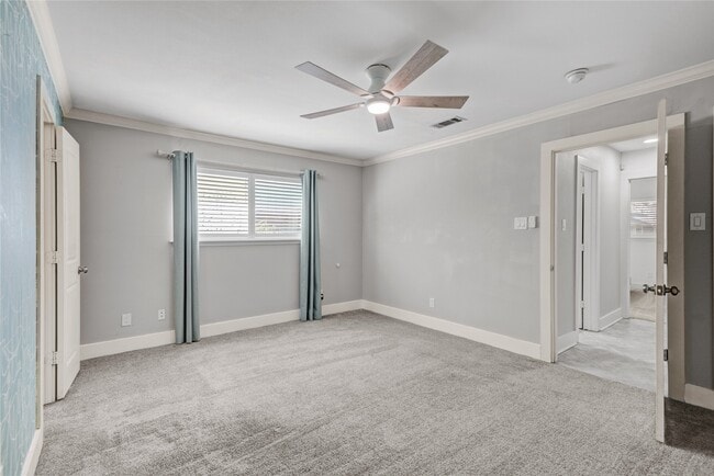 Building Photo - 10303 Greenwillow Dr