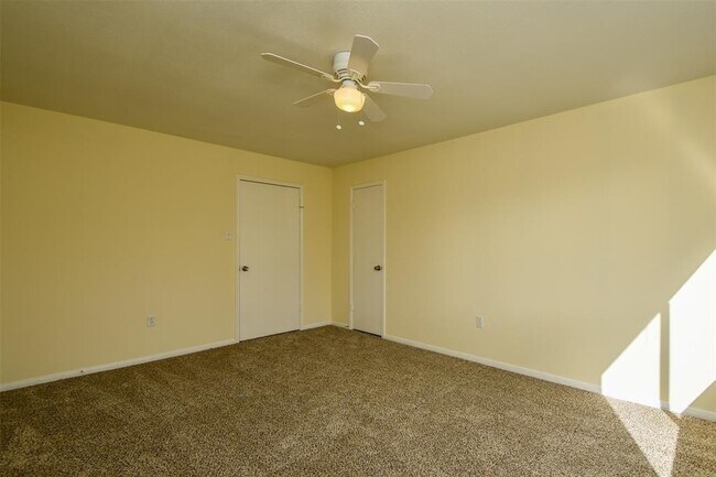Building Photo - 2110 Whiteback Dr