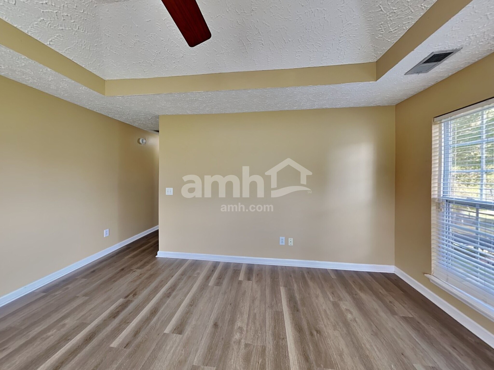 Building Photo - 544 Windy Rd