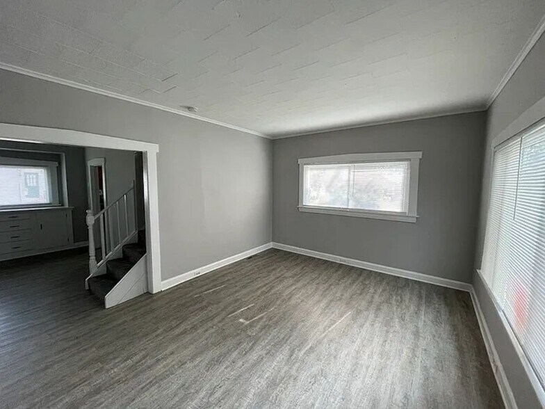 Building Photo - 1205 Dayton St SW